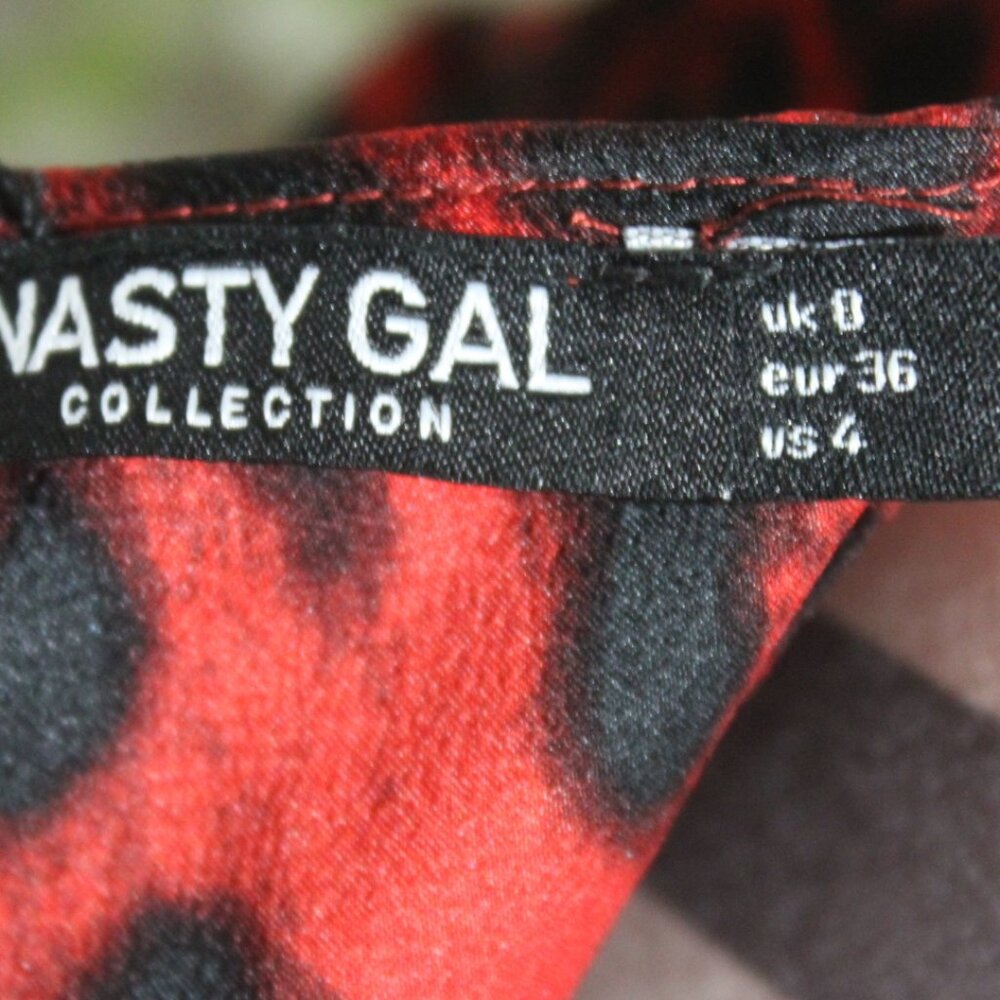 Pretty little thing red/black leopard print slip dress (944) - Picture 11 of 16